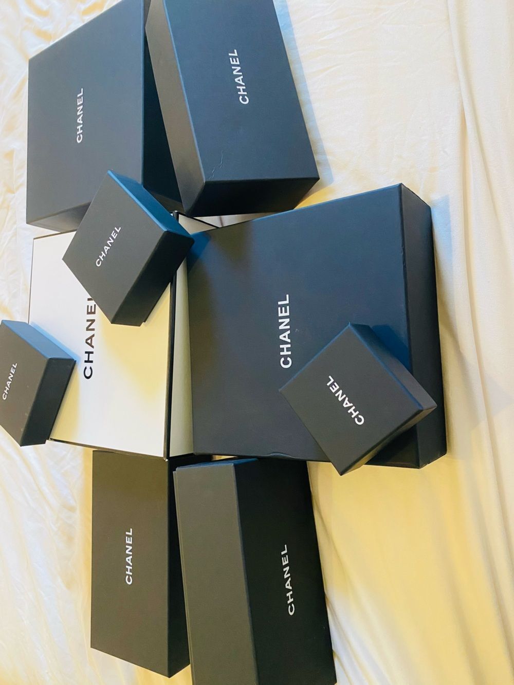 🛍️Chanel Authentic Branded Boxes & Camellias. See listing for pricing. - Picture 14 of 15